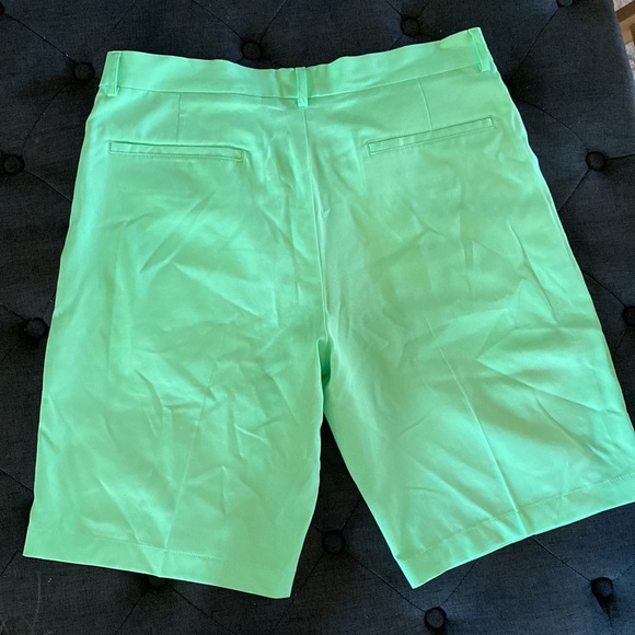 34 Walter Hagen green golf shorts - Picture 3 of 3